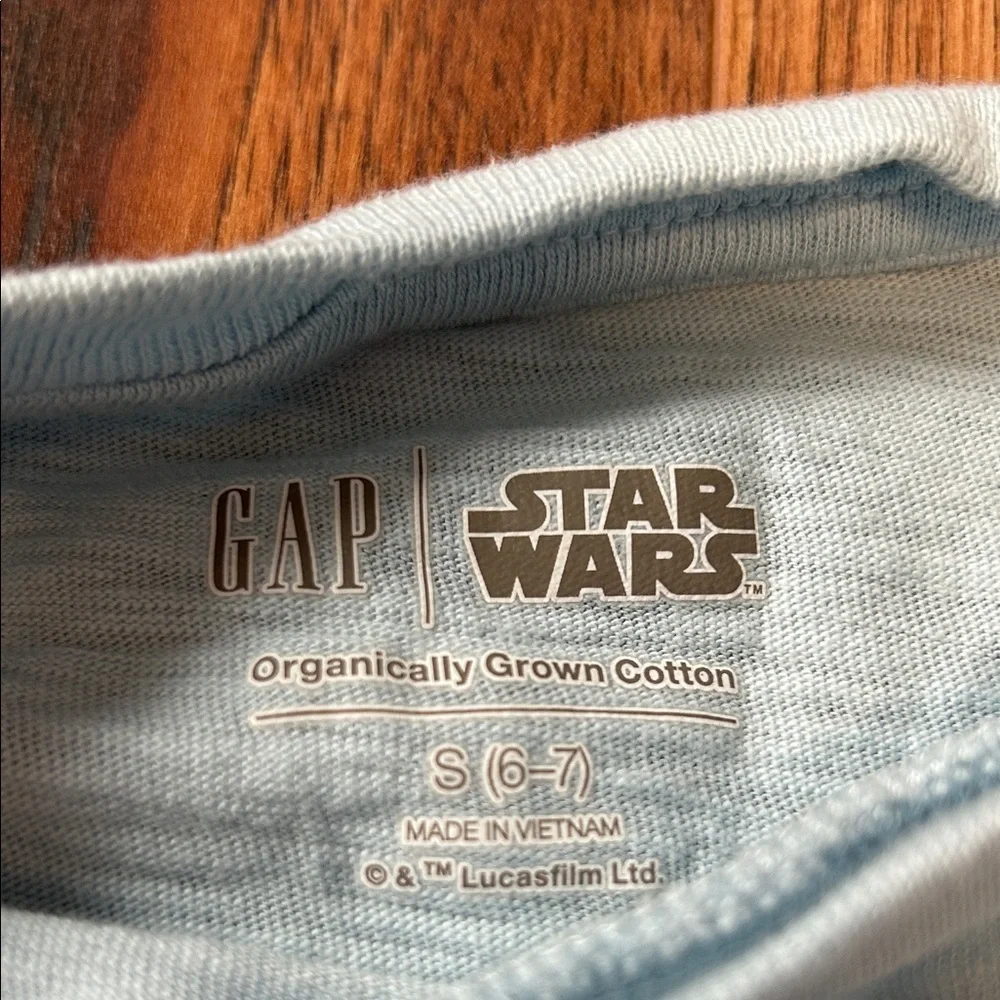 The Gap Star Wars Kids Gray T-Shirt with Colorful Logo